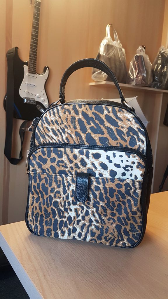 Rucsac de dama negru, cu animal print, din piele naturala