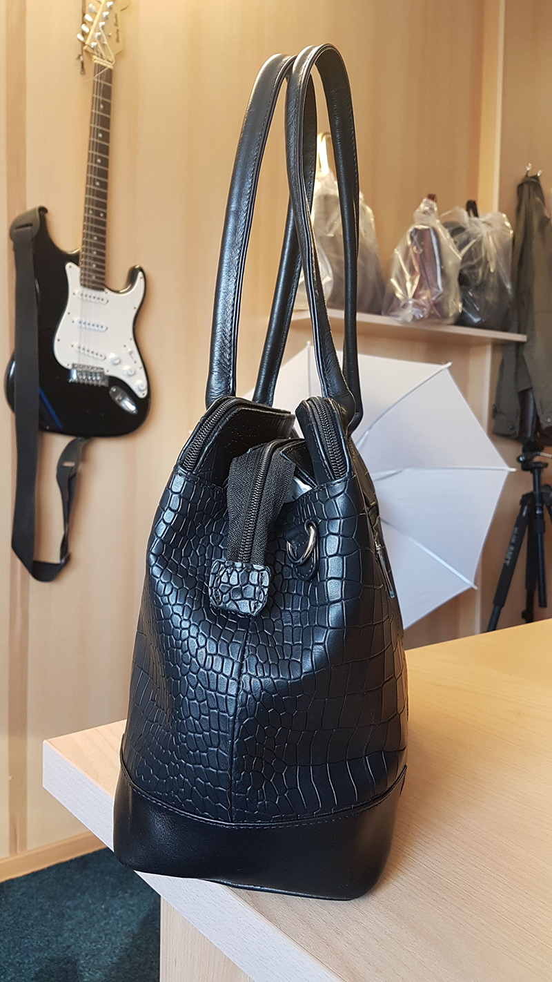 Poseta din piele neagra croco