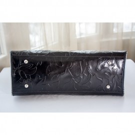 Geanta de dama neagra, din piele cu frunze in relief, Hera