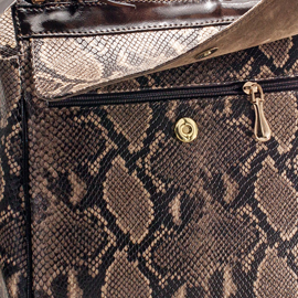 Geanta de dama animal print model sarpe, inchisa cu capsa magnetica