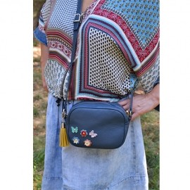 Poseta cross-body cu ornamente tip flori, poseta din piele