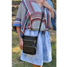 Poseta din piele cu fermoare multiple si combinatie de culori