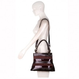 Poseta din piele in combinatie de culori si materiale